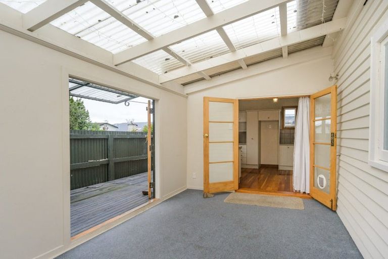 Photo of property in 42 Florence Avenue, Palmerston North, 4414