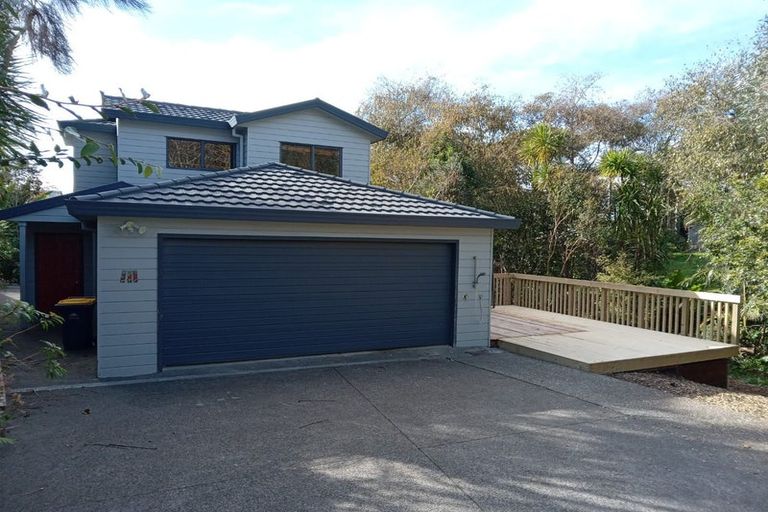Photo of property in 34b Kiteroa Terrace, Rothesay Bay, Auckland, 0630