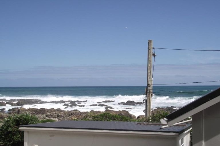 Photo of property in 388 The Esplanade, Island Bay, Wellington, 6023