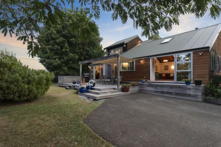 Photo of property in 1083 Kahikatea Flat Road, Waitoki, Kaukapakapa, 0871