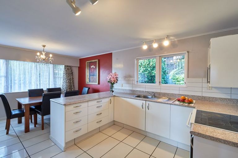 Photo of property in 48 Elmira Avenue, Hokowhitu, Palmerston North, 4410