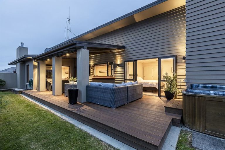 Photo of property in 24 Brooklyn Heights Drive, Kelvin Grove, Palmerston North, 4414