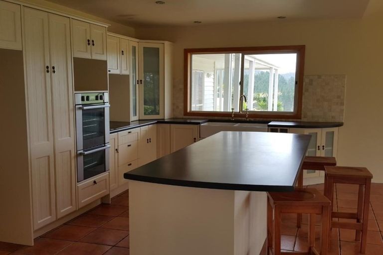 Photo of property in 118 Upper Orewa Road, Wainui, Silverdale, 0992