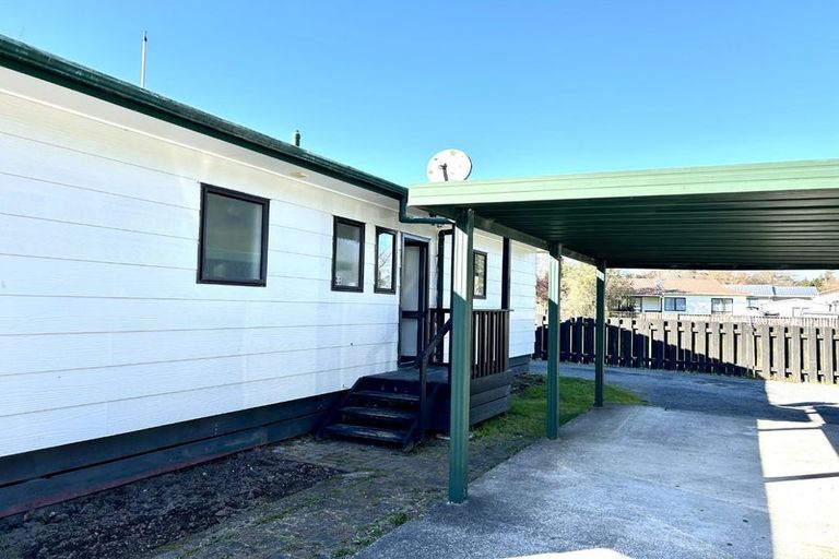 Photo of property in 49a Aquarius Drive, Kawaha Point, Rotorua, 3010