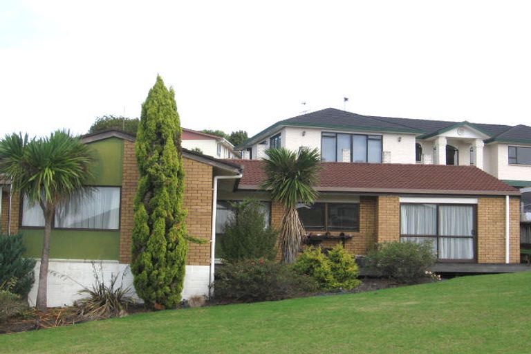 Photo of property in 19 Vintage Drive, Henderson, Auckland, 0612