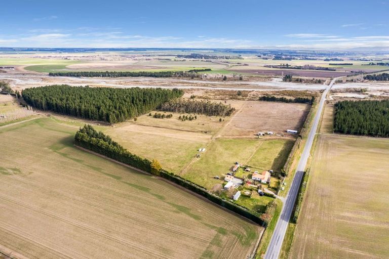 Photo of property in 1887 Bealey Road, Darfield, Christchurch, 7671