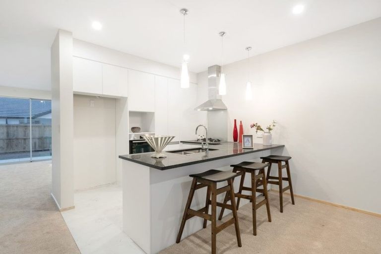 Photo of property in 12 Kapia Drive, Takanini, 2112