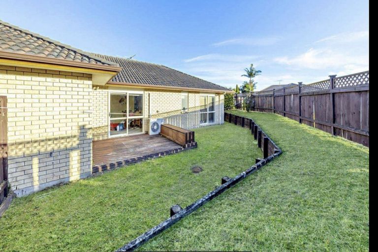 Photo of property in 12 Ironstone Place, Randwick Park, Auckland, 2105