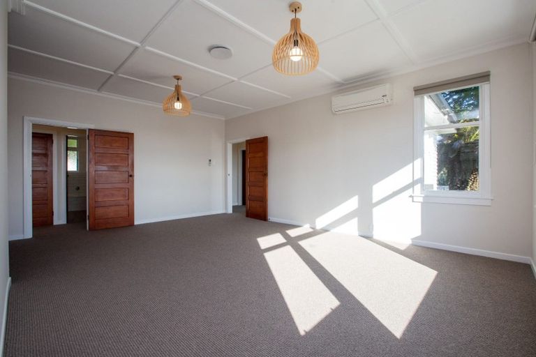 Photo of property in 79 Carrington Street, Lower Vogeltown, New Plymouth, 4310