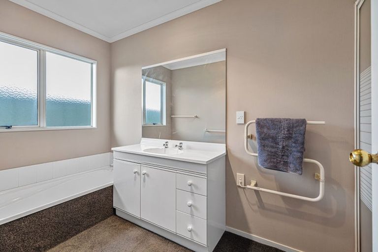 Photo of property in 64a Gloucester Road, Mount Maunganui, 3116