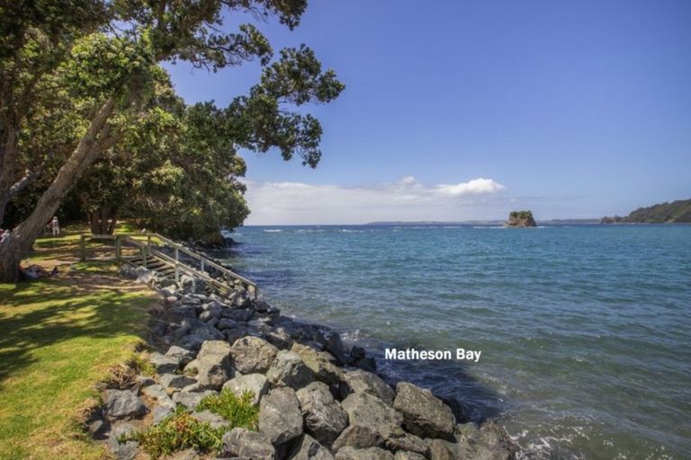 Photo of property in 51 Grand View Road, Leigh, 0985