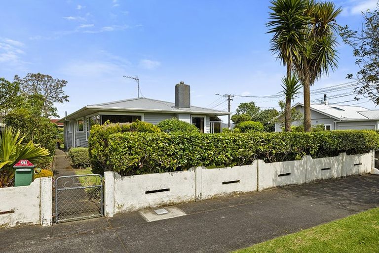 Photo of property in 28 Ballance Street, Lower Vogeltown, New Plymouth, 4310