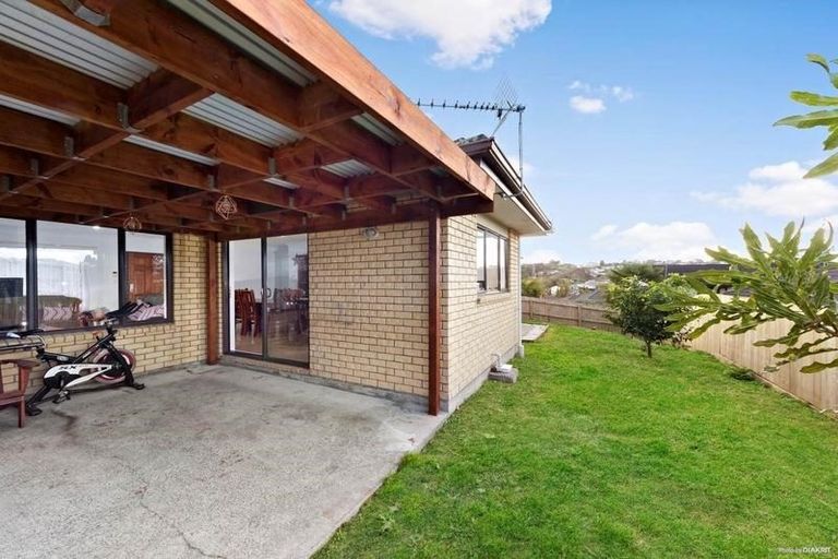 Photo of property in 5a Cartmel Avenue, Massey, Auckland, 0614
