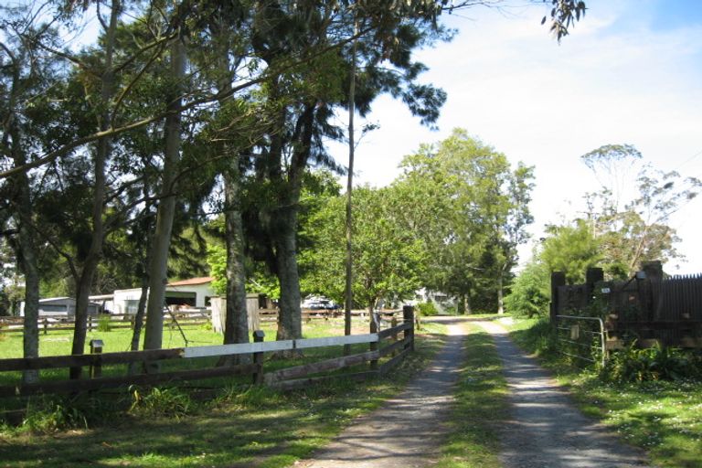 Photo of property in 89 Brigham Lane, Kumeu, 0892