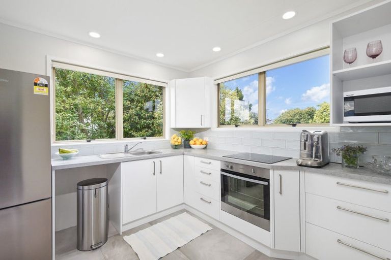 Photo of property in 8 Walnut Place, Owhata, Rotorua, 3010