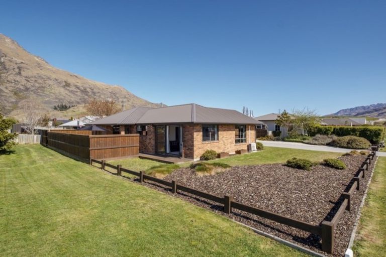 Photo of property in 74 Howards Drive, Lake Hayes, Queenstown, 9304