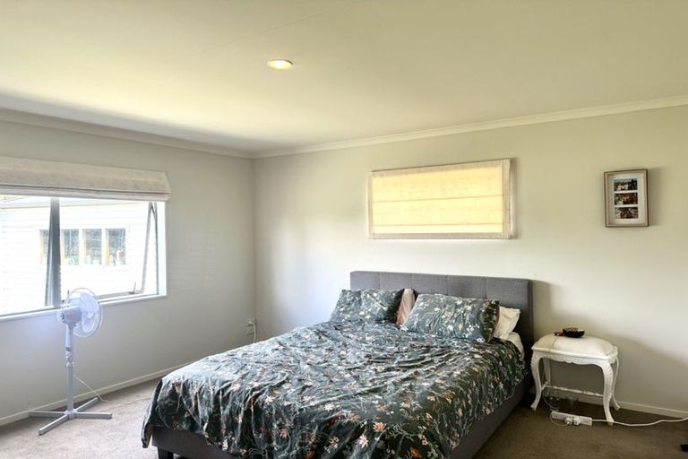 Photo of property in 8 Redwood Lane, Martinborough, 5711