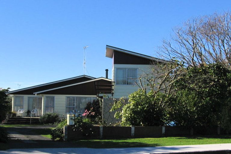 Photo of property in 80 Kirk Street, Otaki, 5512