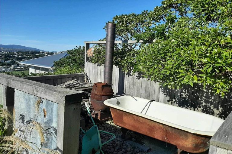 Photo of property in 97 Akaroa Drive, Maupuia, Wellington, 6022