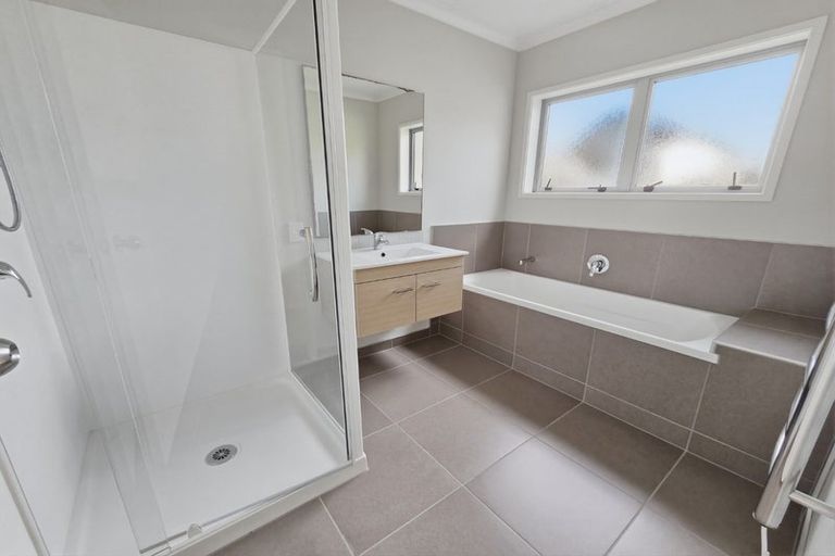 Photo of property in 39 Station Street, Hobsonville, Auckland, 0616