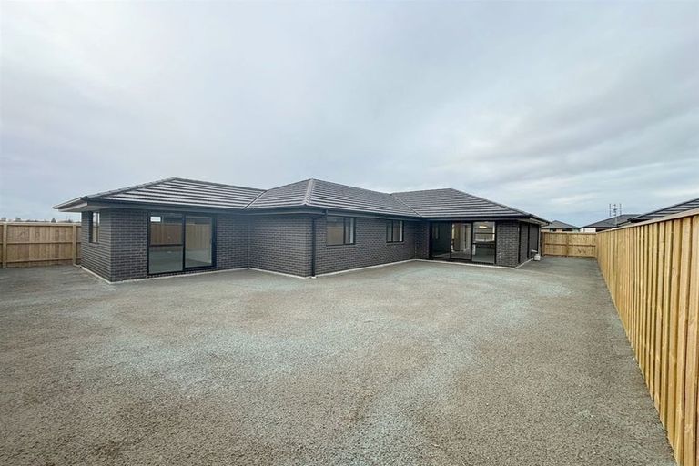 Photo of property in 37 Applegrove Crescent, Belfast, Christchurch, 8051