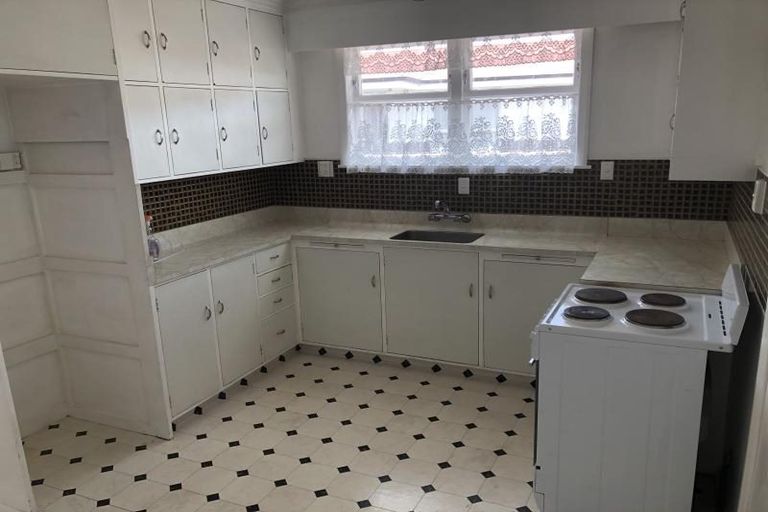 Photo of property in 206 Taita Drive, Avalon, Lower Hutt, 5011