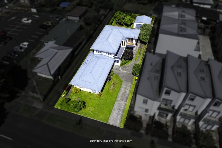 Photo of property in 586 Te Atatu Road, Te Atatu Peninsula, Auckland, 0610