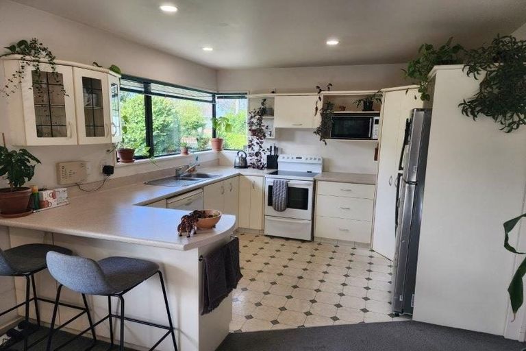 Photo of property in 23a Farquhars Road, Redwood, Christchurch, 8051