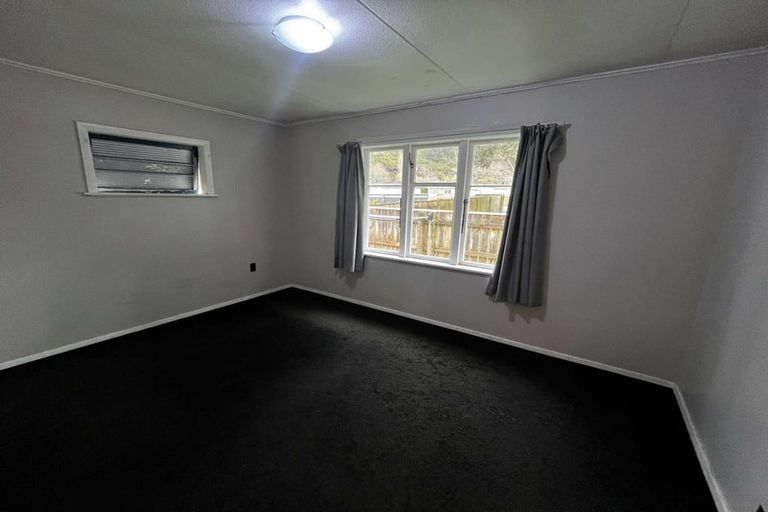 Photo of property in 120 Wainuiomata Road, Wainuiomata, Lower Hutt, 5014