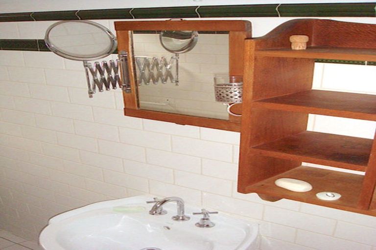 Photo of property in 44 Rolleston Street, Mount Cook, Wellington, 6021