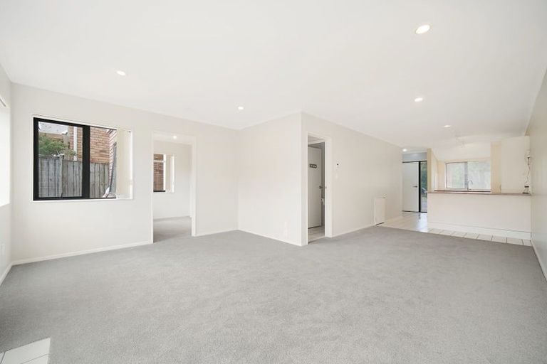 Photo of property in 92b Naylors Drive, Mangere, Auckland, 2022