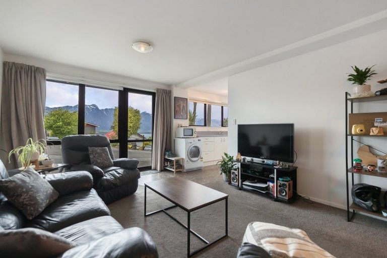 Photo of property in 20 Greenstone Place, Fernhill, Queenstown, 9300