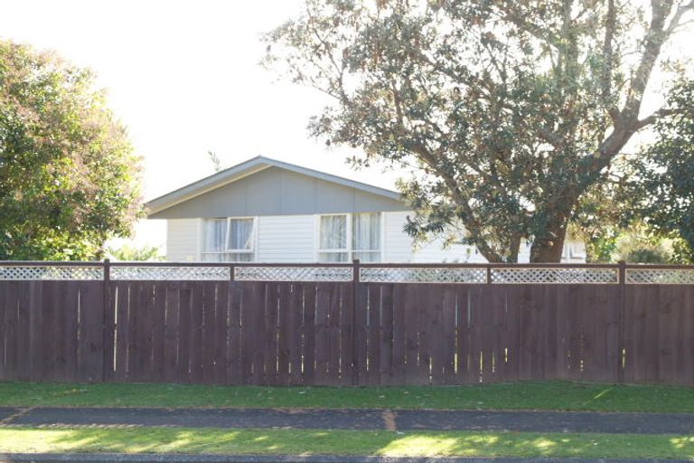 Photo of property in 2 Walden Place, Mangere East, Auckland, 2024