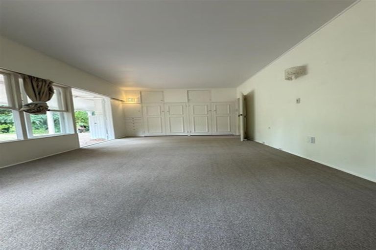 Photo of property in 208 Godley Road, Titirangi, Auckland, 0604