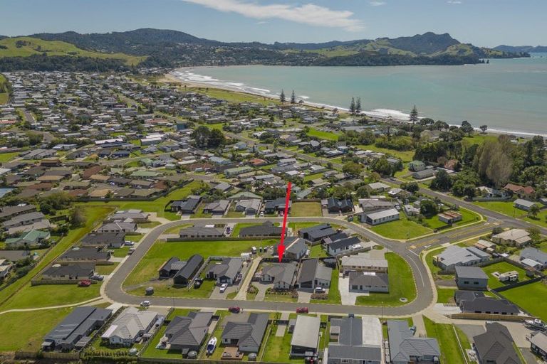 Photo of property in 8 Palm Drive, Whitianga, 3510
