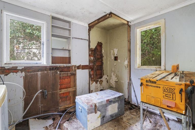 Photo of property in 59-61 Airlie Road, Plimmerton, Porirua, 5026