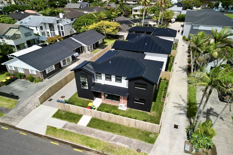 Photo of property in 6a Jern Place, Eastern Beach, Auckland, 2012