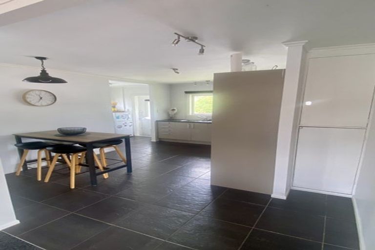 Photo of property in 73a Awaroa Road, Helensville, 0800