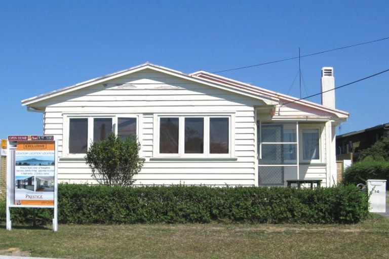 Photo of property in 10a Scarboro Terrace, Murrays Bay, Auckland, 0630