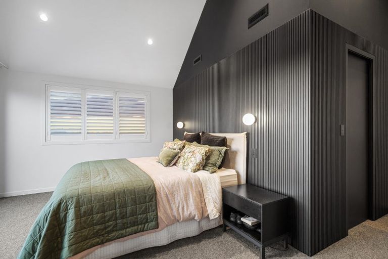 Photo of property in 23 Otakau Road, Milford, Auckland, 0620