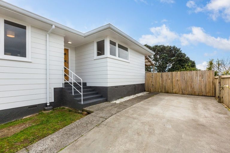 Photo of property in 32 Beauzami Crescent, Ascot Park, Porirua, 5024