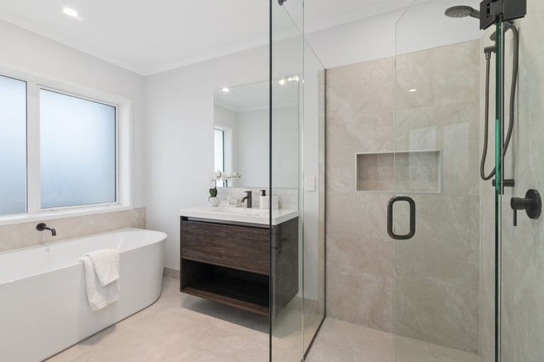 Photo of property in 7 Te Tarata Grove, Glenbrook, 2681
