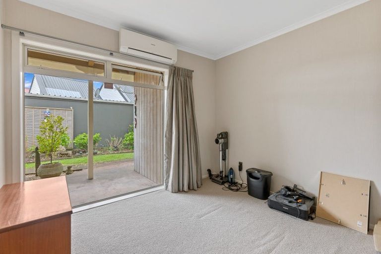 Photo of property in 25 Nikau Street, Inglewood, 4330