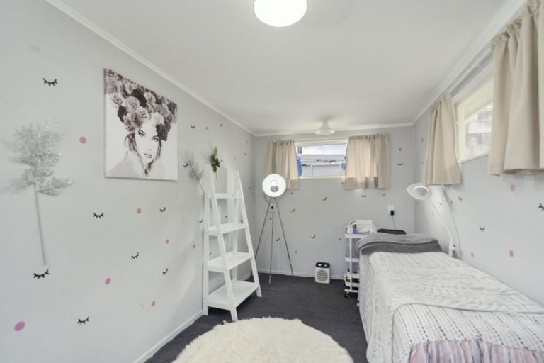 Photo of property in 33 Peel Place, Wainuiomata, Lower Hutt, 5014