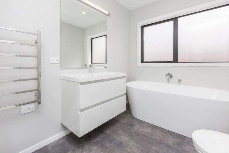 Photo of property in 22 Filmer Crescent, Wallaceville, Upper Hutt, 5018