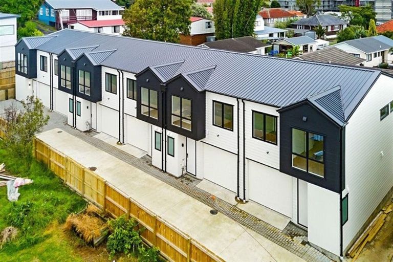 Photo of property in 4/103 Portage Road, New Lynn, Auckland, 0600