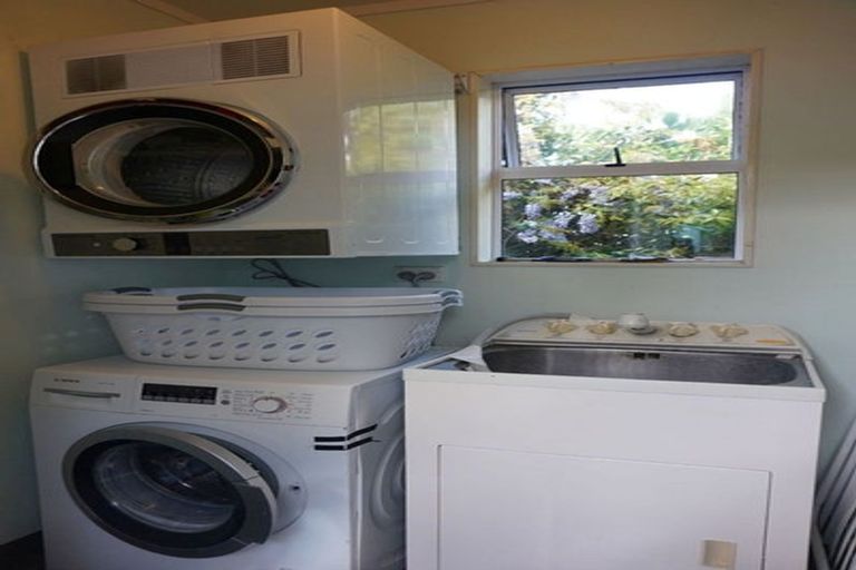 Photo of property in 8 Waikare Street, Karori, Wellington, 6012