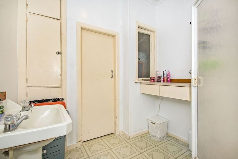 Photo of property in 8a Selwyn Avenue, Avenues, Whangarei, 0110