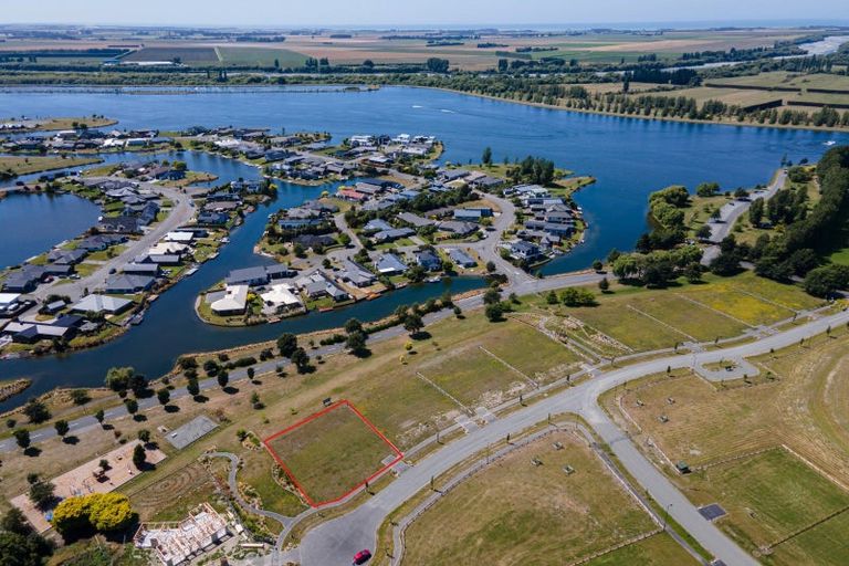 Photo of property in 16 Village Green Drive, Huntingdon, 7774