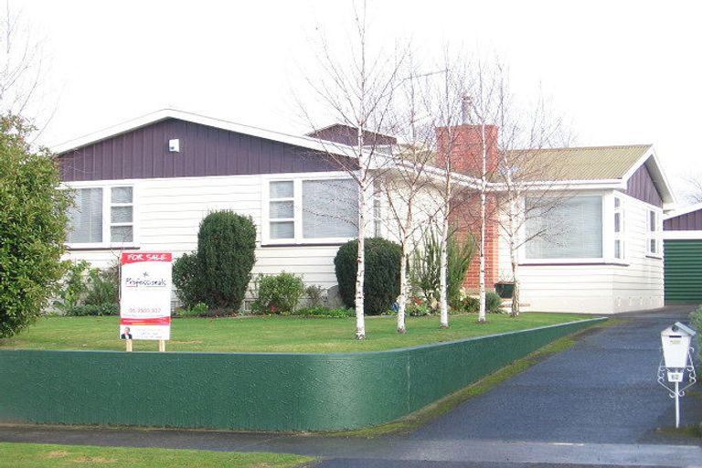 Photo of property in 27 Swansea Street, Hokowhitu, Palmerston North, 4410